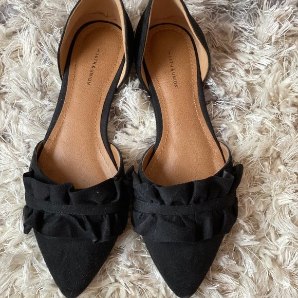 black suede pointy flats with ruffles - Picture 5 of 5